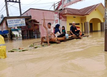 Dampak Banjir, Warga Pematang Tengah Tanjung Pura Lengkap dengan Penderitaan