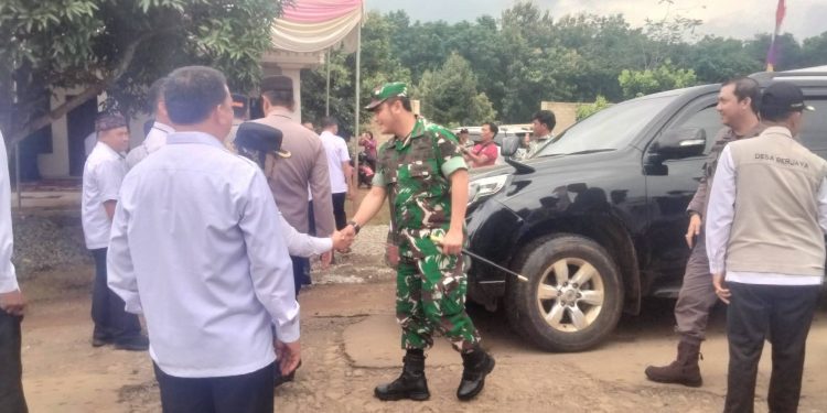 Perkuat Ketahanan Pangan, Dandim 0412/LU dan Forkopimda Petik Jagung Modern di Abung Selatan