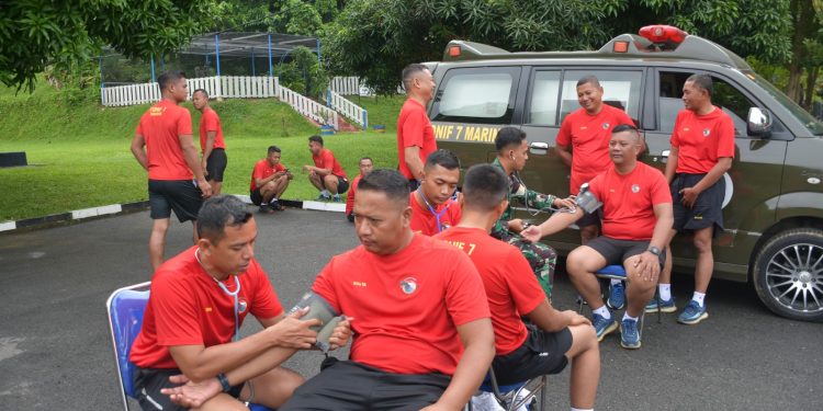 PEMBINAAN FISIK PRAJURIT BATALYON INFANTERI 7 MARINIR