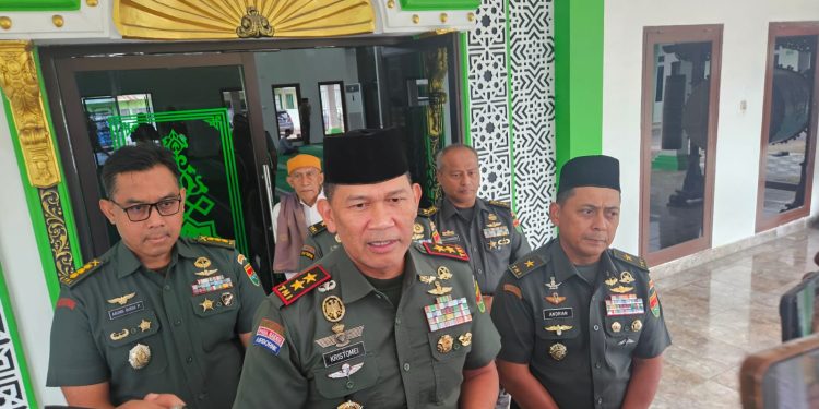 Kodam XXI Radin Inten Gelar Salat Gaib, Doakan Korban Longsor Cisarua