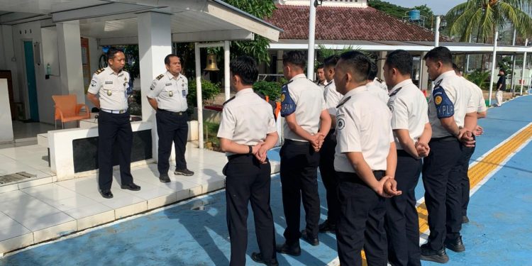 Razia dan Penggeledahan Kamar Hunian Warga Binaan Lapas Kelas IIA Kotabumi