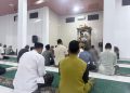 Ratusan Jamaah Laksanakan Sholat Tarawih di Masjid Sadhan Attaqwa Umko