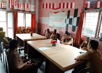 Camat Abung Tengah Kasim, S.E.,M.M. Pimpin Rapat di Ruang Kerja Camat Senin 09 Maret 2026. Tengah Kasim, S.E.,M.M. Pimpin Rapat Terbatas dengan Jajaran