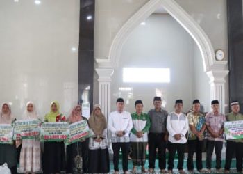 BUPATI DEDI IRAWAN HADIRI SAFARI RAMADHAN 1447 H SEKALIGUS SERAHKAN BANTUAN MASJID DI PEKON LAAY