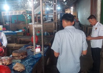 Cek Perkembangan Harga Sejumlah Bahan Pokok Jelang Idul Fitri, Polres Lampung Utara Lakukan Pemantauan Pasar