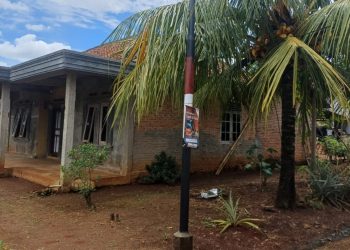 Warga Mengeluh Tanah Di Pasang Tiang Telkom Tampa Ijin,Pihak Telkom Seolah Kebal Hukum