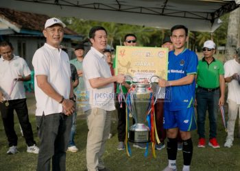 Bupati Kabupaten Pesisir Barat, Dedi Irawan, secara resmi menutup Turnamen Pelita Jaya Cup Ke-XIV Tahun 2026