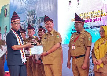 Dapat Penghargaan Saat Musrenbang, Program “AKU LULUS” Disdukcapil Tanggamus Percontohan Se-Lampung