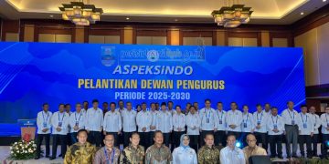 Bupati Pesisir Barat, Dedi Irawan, menghadiri pelantikan Dewan Pengurus Asosiasi Pemerintah Daerah Kepulauan dan Pesisir Seluruh Indonesia