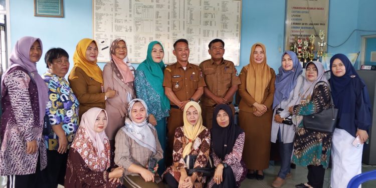 Plh.Camat Kotabumi Selatan Yohanes Edi Warsono Pimpin Acara Serah Terima Jabatan Lurah Kota Alam dari Pejabat Lama