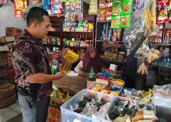Satgas Pangan Polres Lampung Utara Cek Harga Minyak Kita di Pasar Candimas