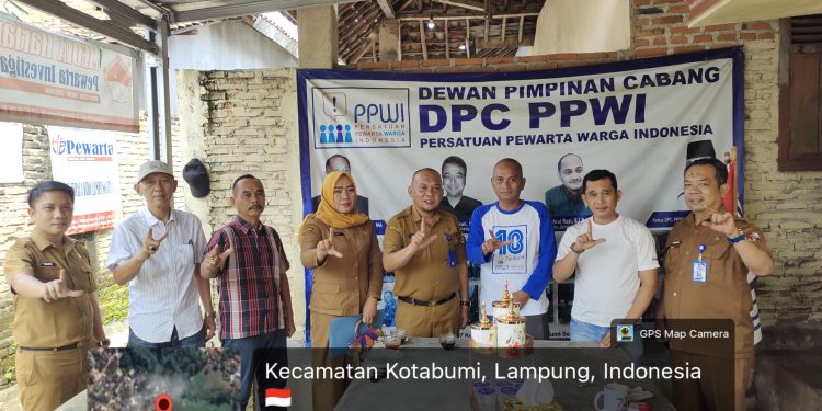 Tim Kesbangpol Lampung Utara Kunjungan di Sekretariat DPC PPWI LU 