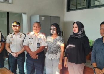 ISTRI NEKAD SELUNDUPKAN SABU DAN RATUSAN OBAT TERLARANG DI CELANA DALAM,SAAT BESUK SUAMI DI LAPAS SRAGEN