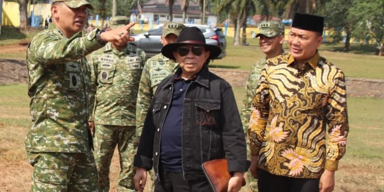 Sinergi TNI-Pemkab Lampura, Pangdam XXI/Radin Inten Tinjau Bersihkan Gulma di Bendungan Way Rarem