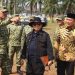 Sinergi TNI-Pemkab Lampura, Pangdam XXI/Radin Inten Tinjau Bersihkan Gulma di Bendungan Way Rarem