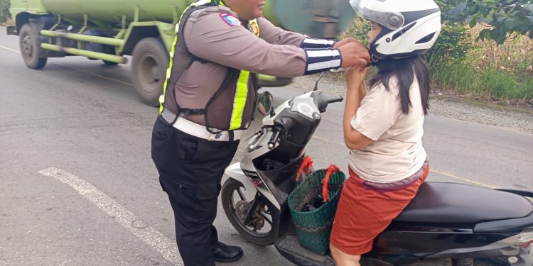 Satlantas Polres Lampung Utara Intensifkan Pengaturan Lalu Lintas dan Teguran Humanis pada Jam Rawan Pagi