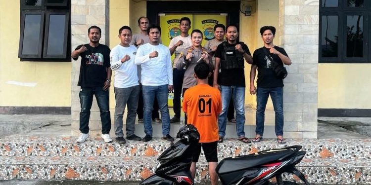 Ngamuk Bawa Badik dan Rusak Motor, Pria Diduga Preman di Wonosobo Tanggamus Ditangkap Polisi