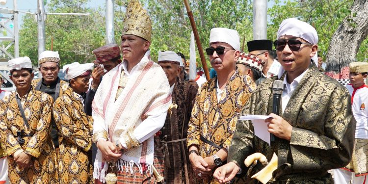 Turun Mandei Begawi Festival 2026, Pangdam XXI/RI Resmi Jadi Keluarga Adat Lampung