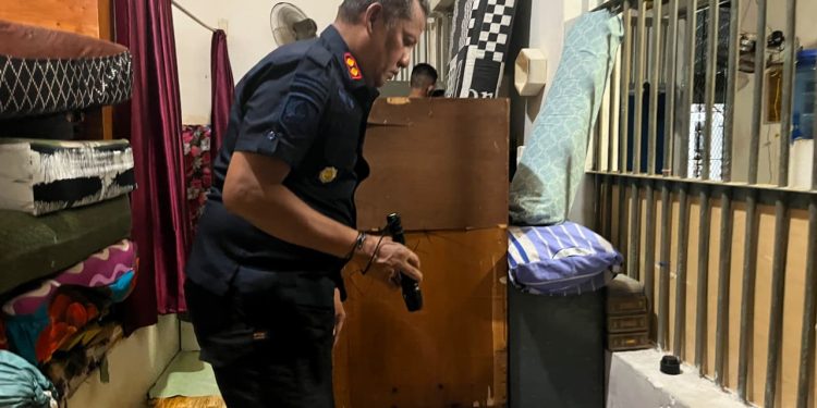 Sapu Bersih Handphone, Pungutan Liar, dan Narkoba Lapas Kota Agung Gelar Razia Blok Hunian 