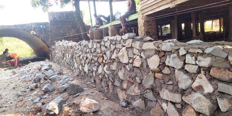 Diduga Gunakan Material Bekas, Proyek Perkuatan Tebing Way Umban Senilai Rp348 Juta Disorot