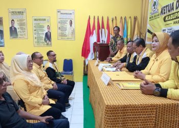 Afitni Junaidi Gumay Jadi Pendaftar Pertama, Ambil Formulir Bakal Calon Ketua DPD Golkar Muba